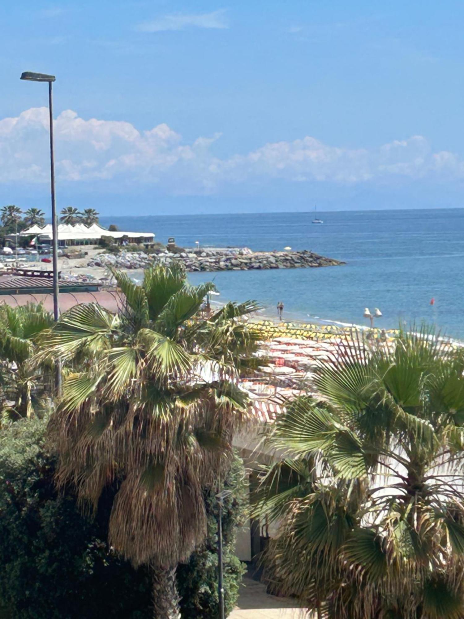 Vista Mare Savona Lägenhet Exteriör bild