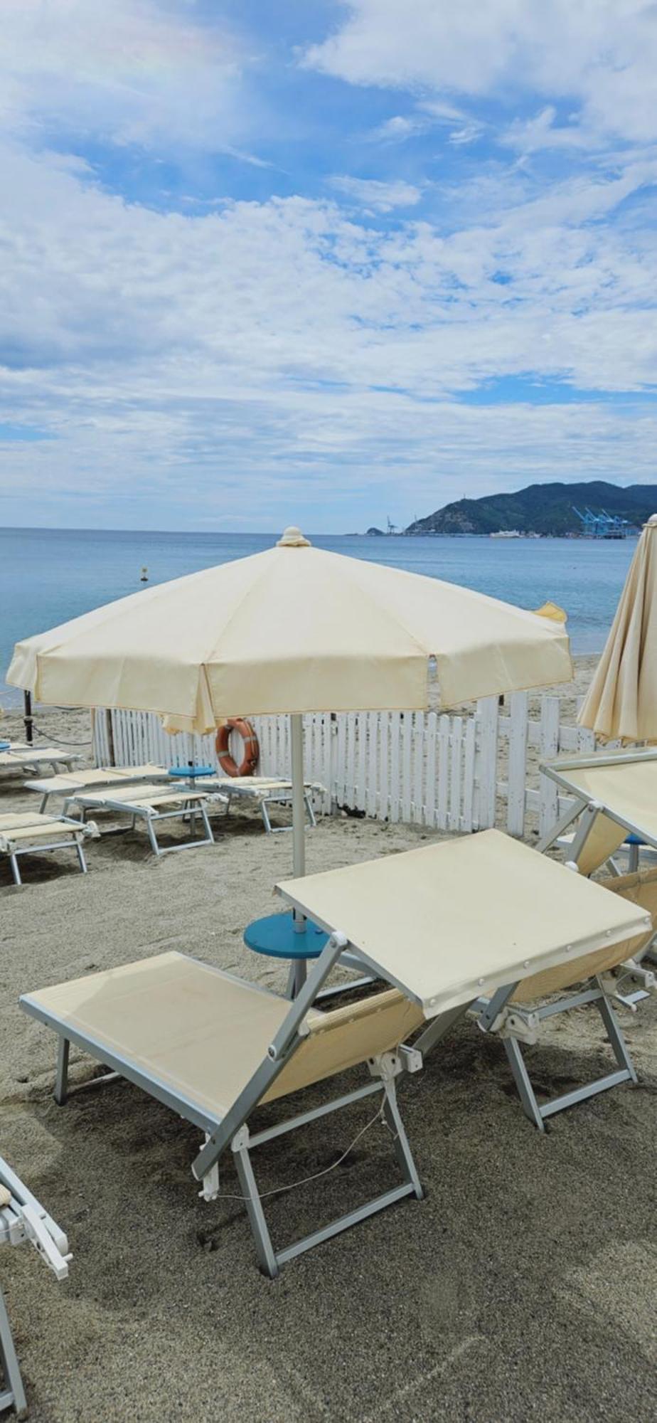 Vista Mare Savona Lägenhet Exteriör bild